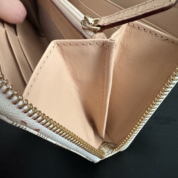 Michael Kors long Wallet - Picture 13 of 14